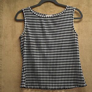 White/Black Crinkle SleevelessTop P/M